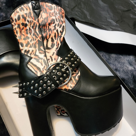 Platform Boots - Picture 2 of 6